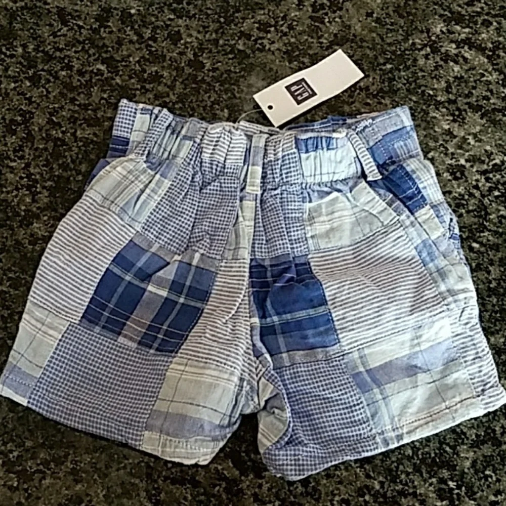 BabyGap boy Shorts pull on plaid Size 6-12